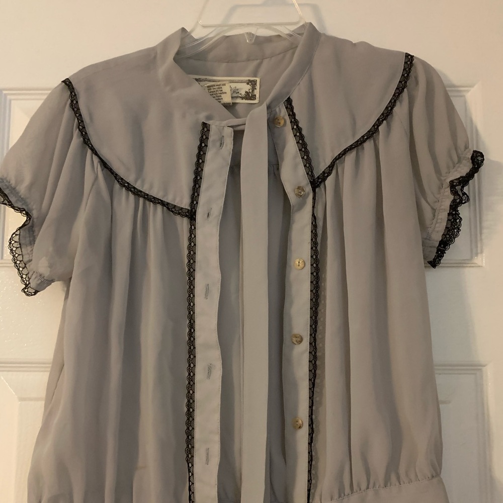 Beautiful vintage blouse!